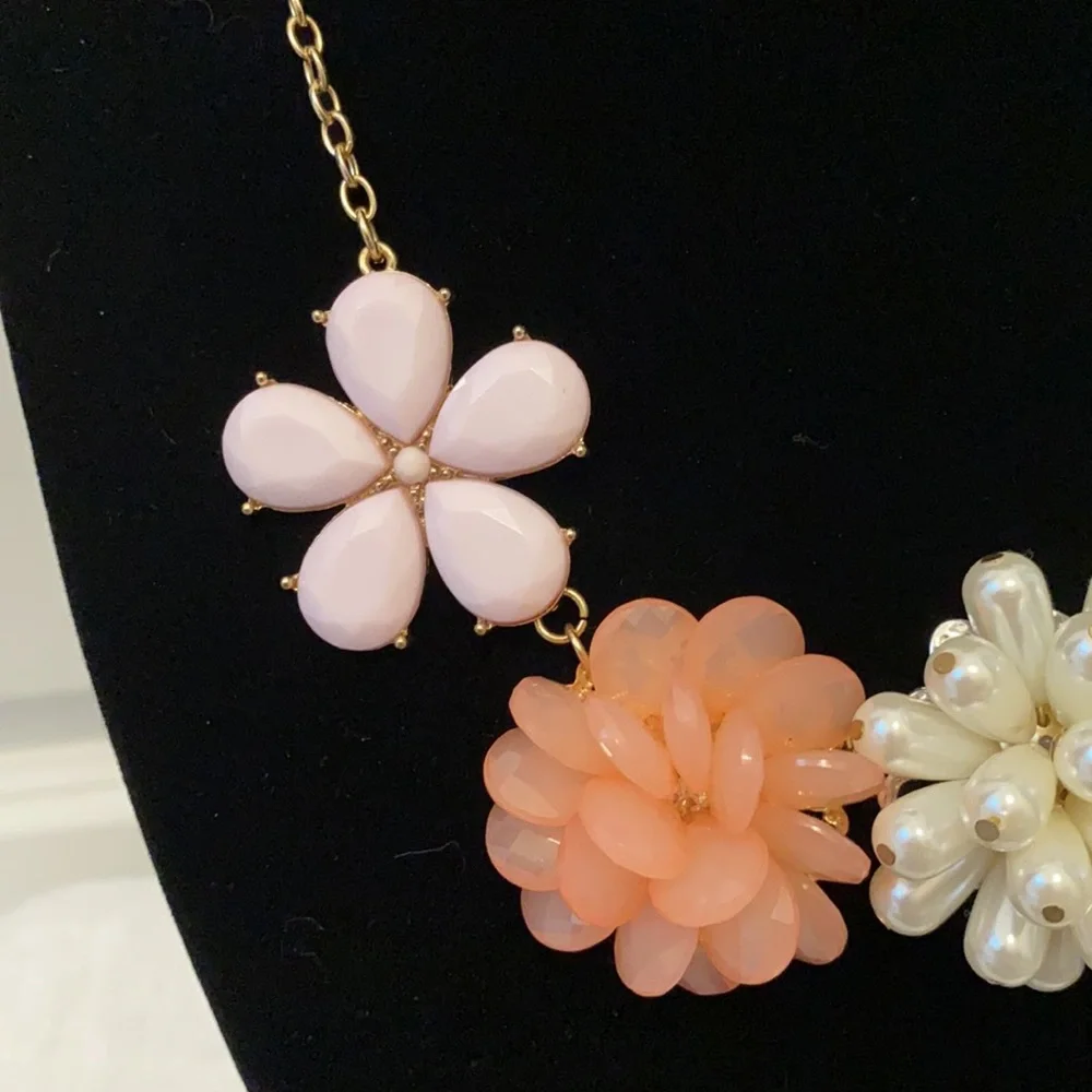 Candies- Floral/Butterfly Statement Necklace NWOT